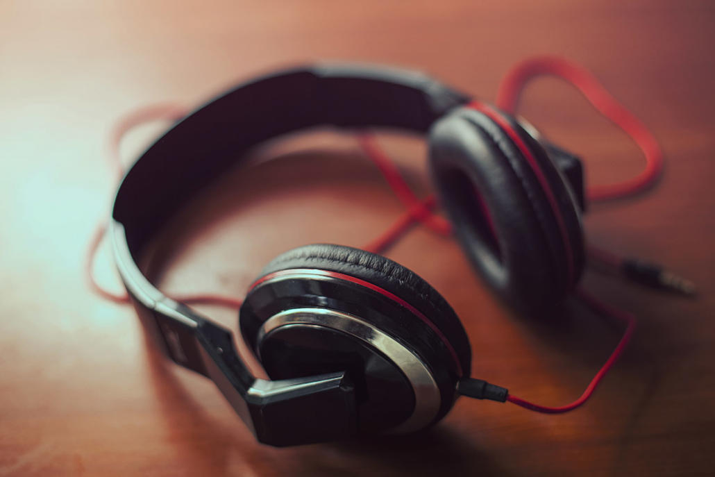 Headphones from one of our Film Editors A Film Editor needs good headphones to mix the Sound correctly with decent headphones